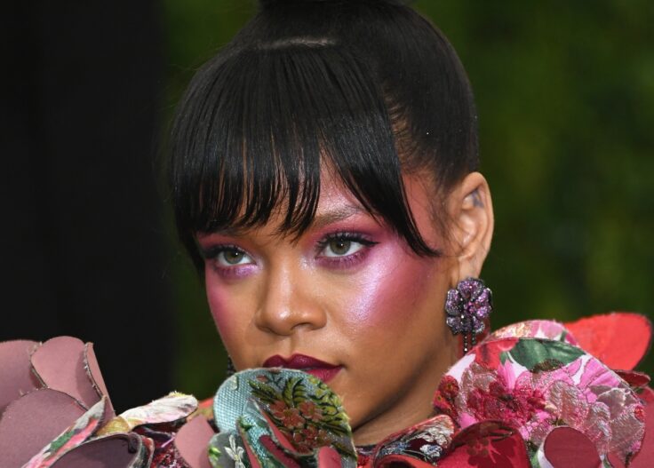 Rihanna rosy blusher makeup