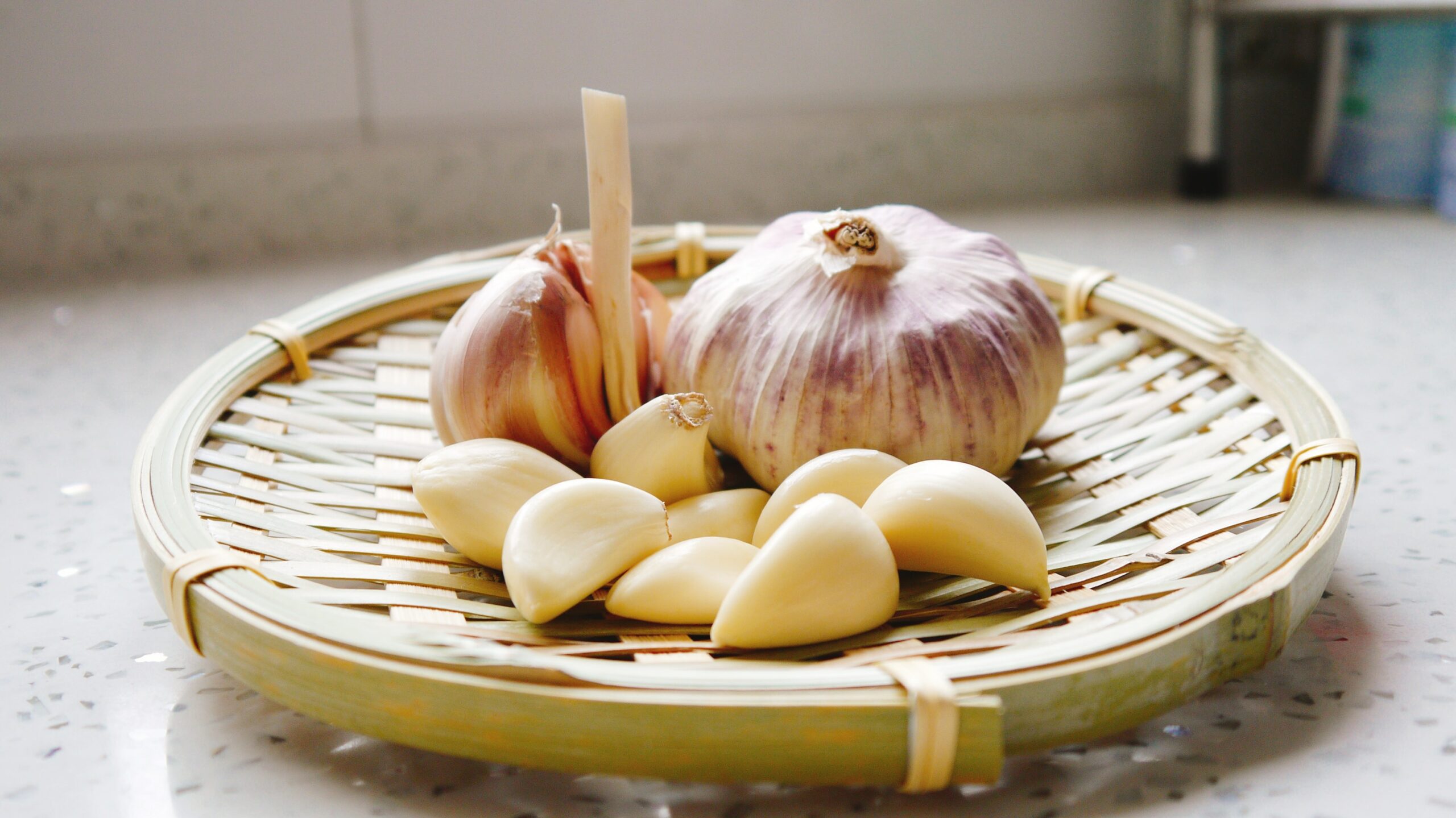 Garlic for Bee Stings Arabic Remedies