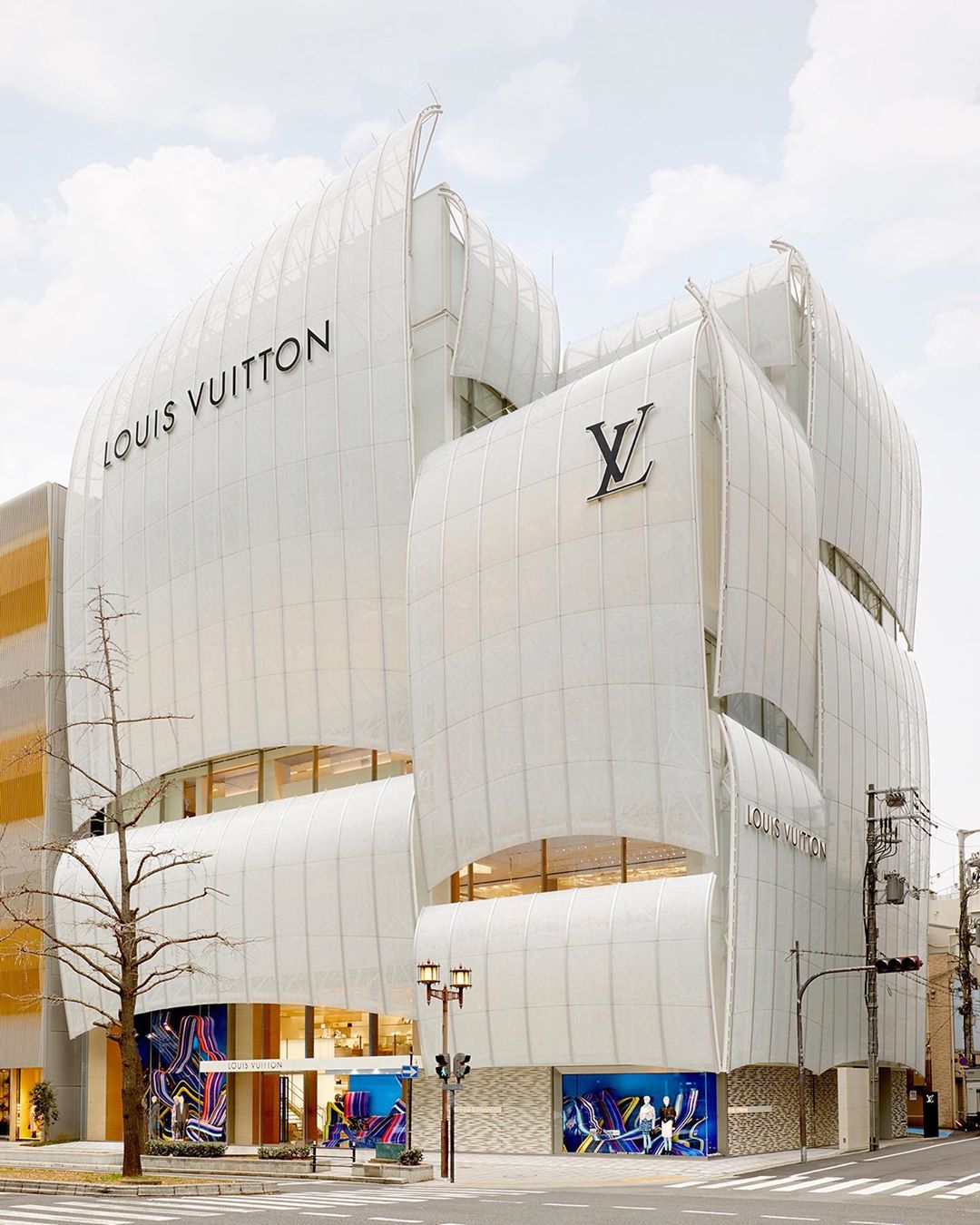 How much I spent at the Louis Vuitton cafe in Tokyo 😱💸💗✨ #louisvuit