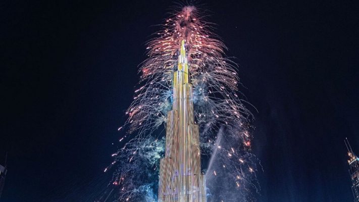 burj-khalifa-nye-2020-fireworks-1