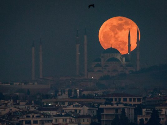 ramadan moon